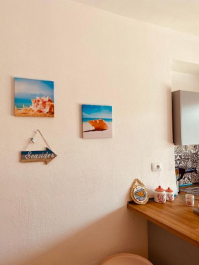 Coral Apartment ~ Decorated with the warm sea colors 20 m from the sea